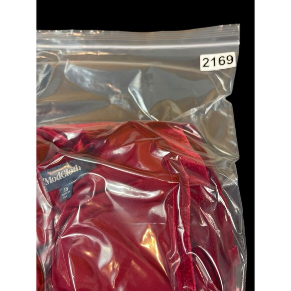 ModCloth 1X Red Velvet Wrap Bodysuit Deep V Neck 3/4 Sleeve Stretch Holiday - Picture 13 of 13